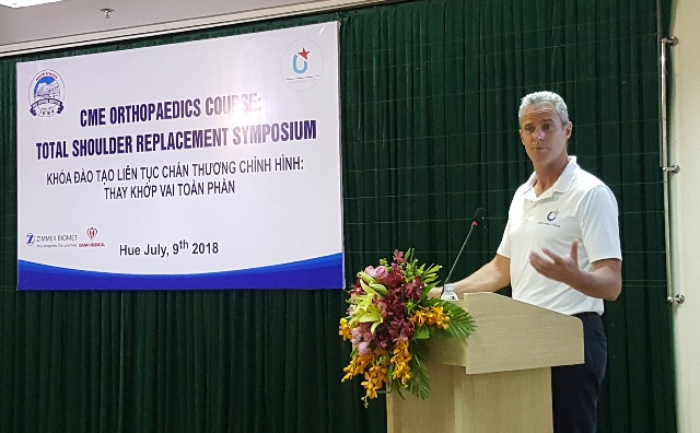 Continuing Medical Education course on transferring technology of Total shoulder Replacement for doctors in the Central Highland region