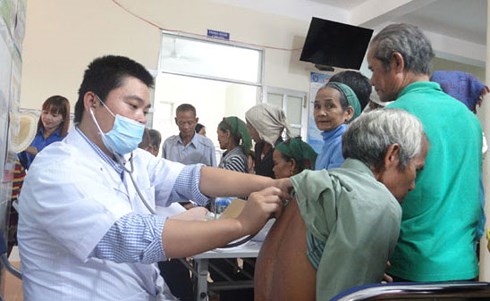 Bác sĩ khám tối đa 65 bệnh nhân bàn khám ngày Còn nhiều băn khoăn