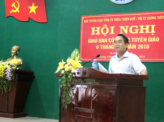 Tăng cường định hướng dư luận xã hội, nắm chắc tình hình ở cơ sở