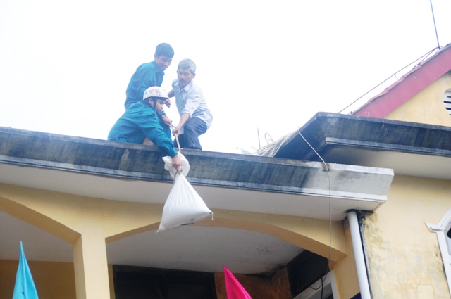 Đề phòng lốc xoáy, gió giật mạnh
