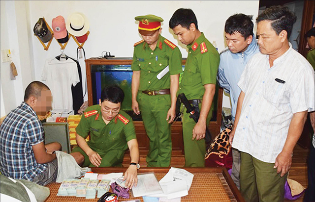 Chủ công trong tấn công, trấn áp tội phạm