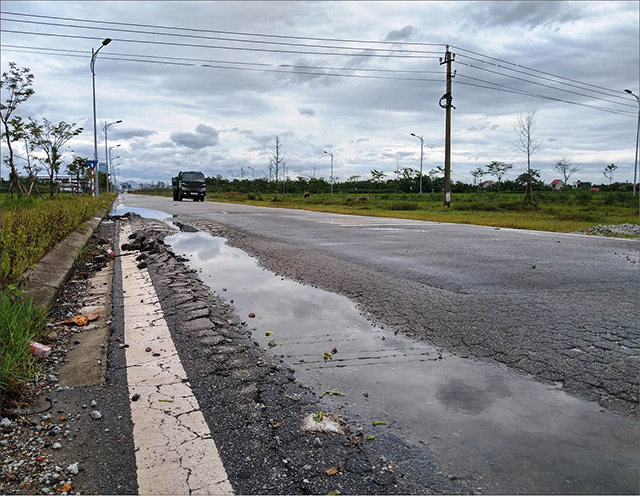 Đường Tố Hữu TP Huế  Vừa đầu tư đã xuống cấp