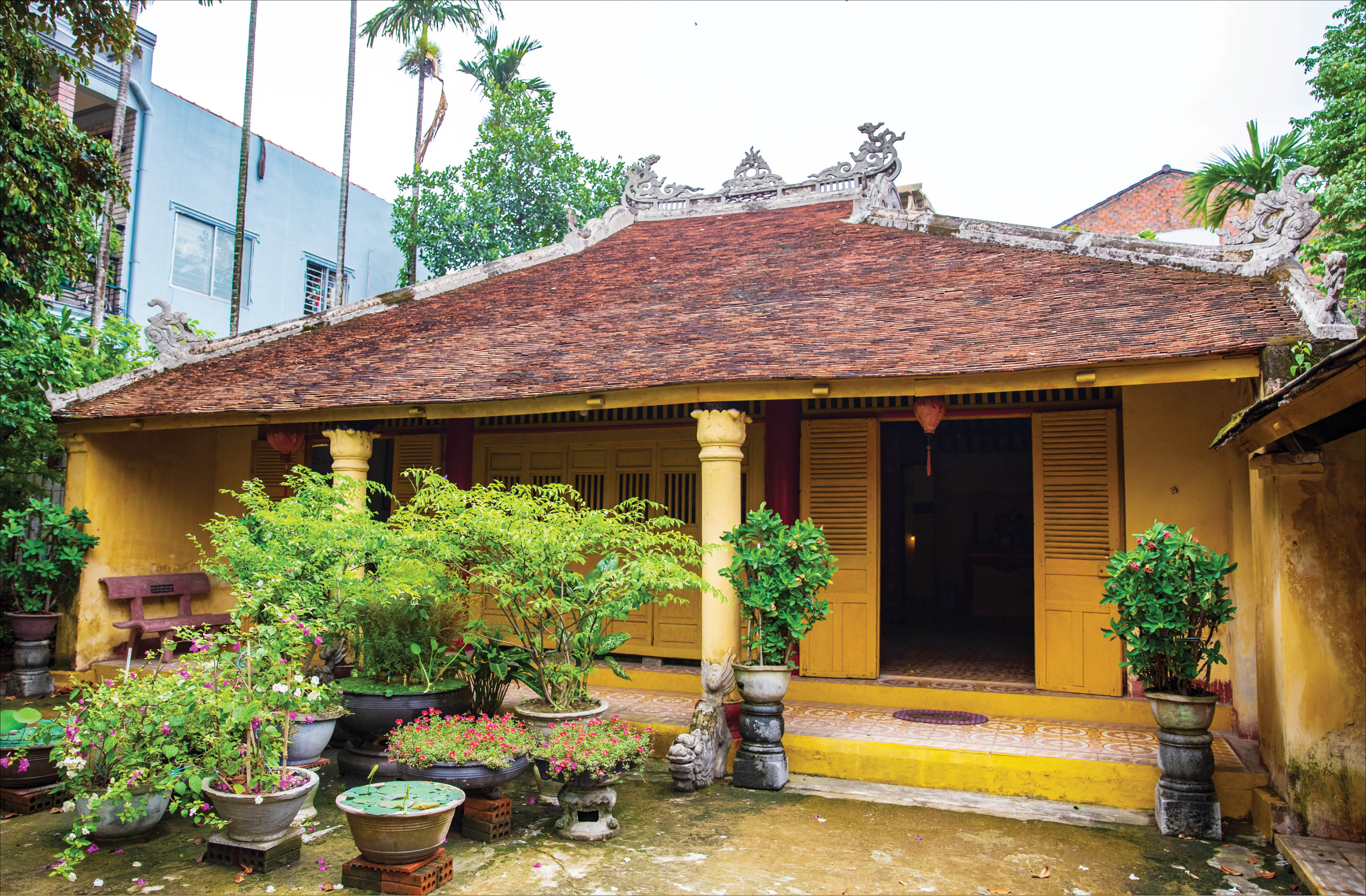 Phủ đệ đang bị ngó lơ