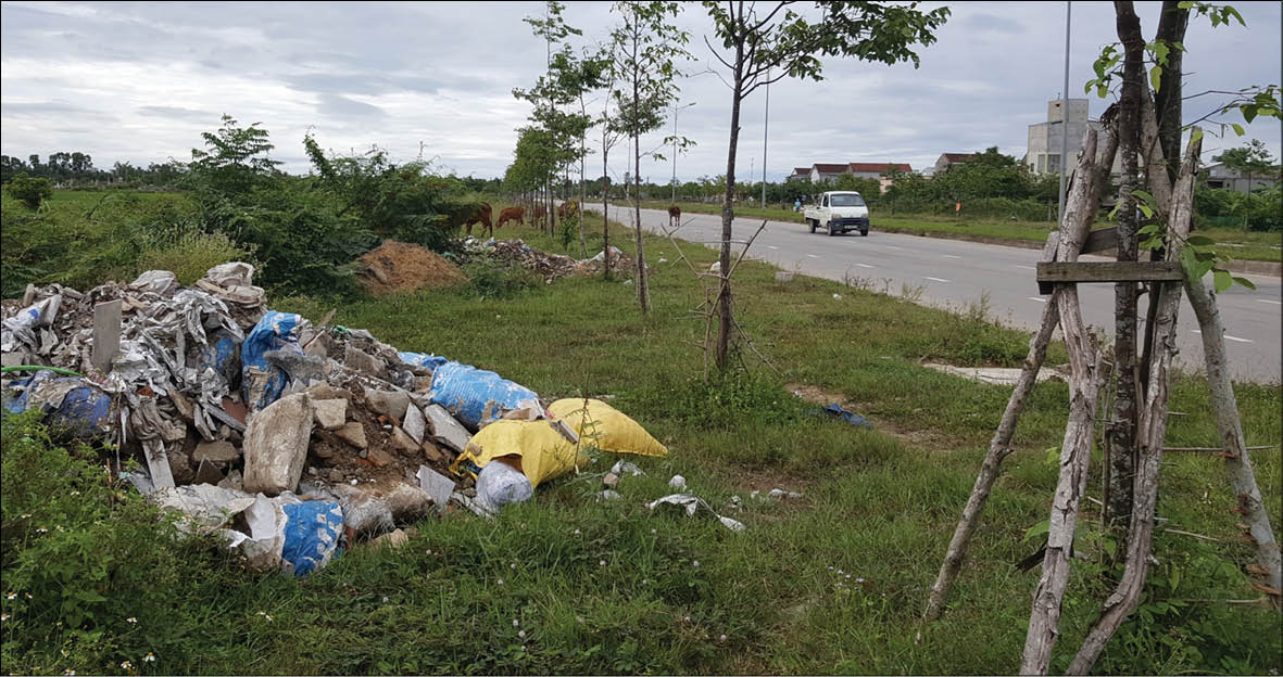 Rác nhảy khắp các đường vắng