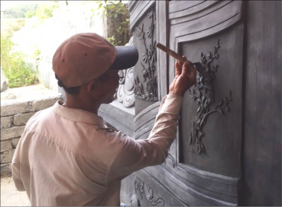 Mưu sinh nơi nghĩa trang