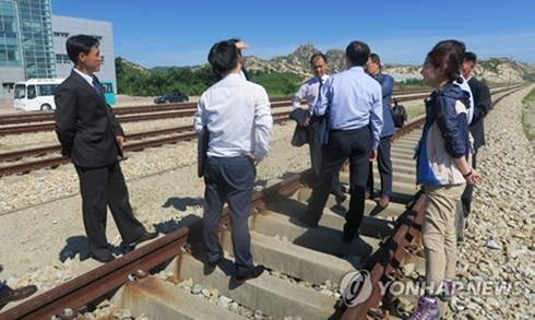 Hàn Quốc sẽ bắt đầu kết nối đường sắt và đường bộ với Triều Tiên