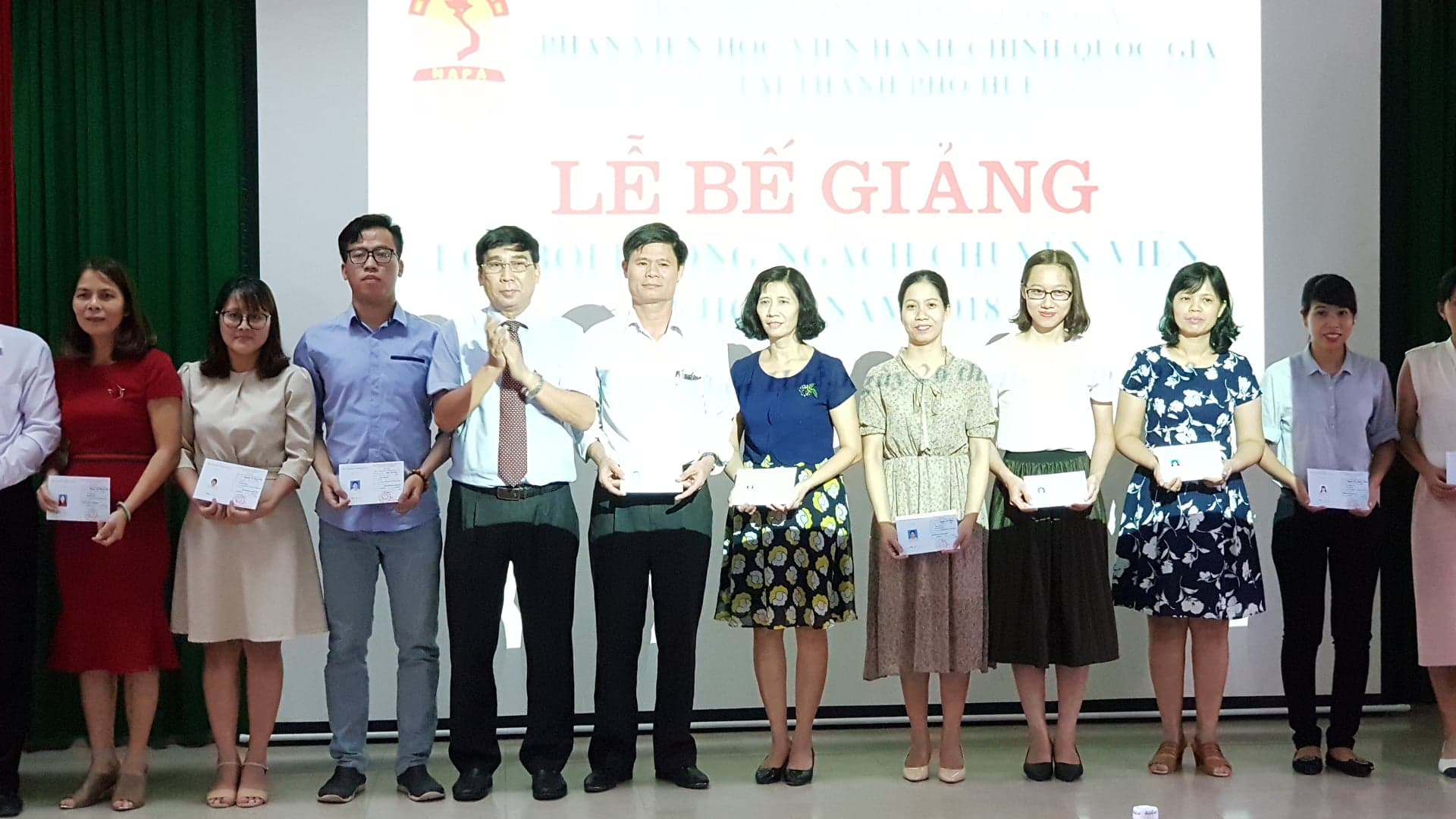 81 học viên được cấp chứng chỉ bồi dưỡng ngạch chuyên viên