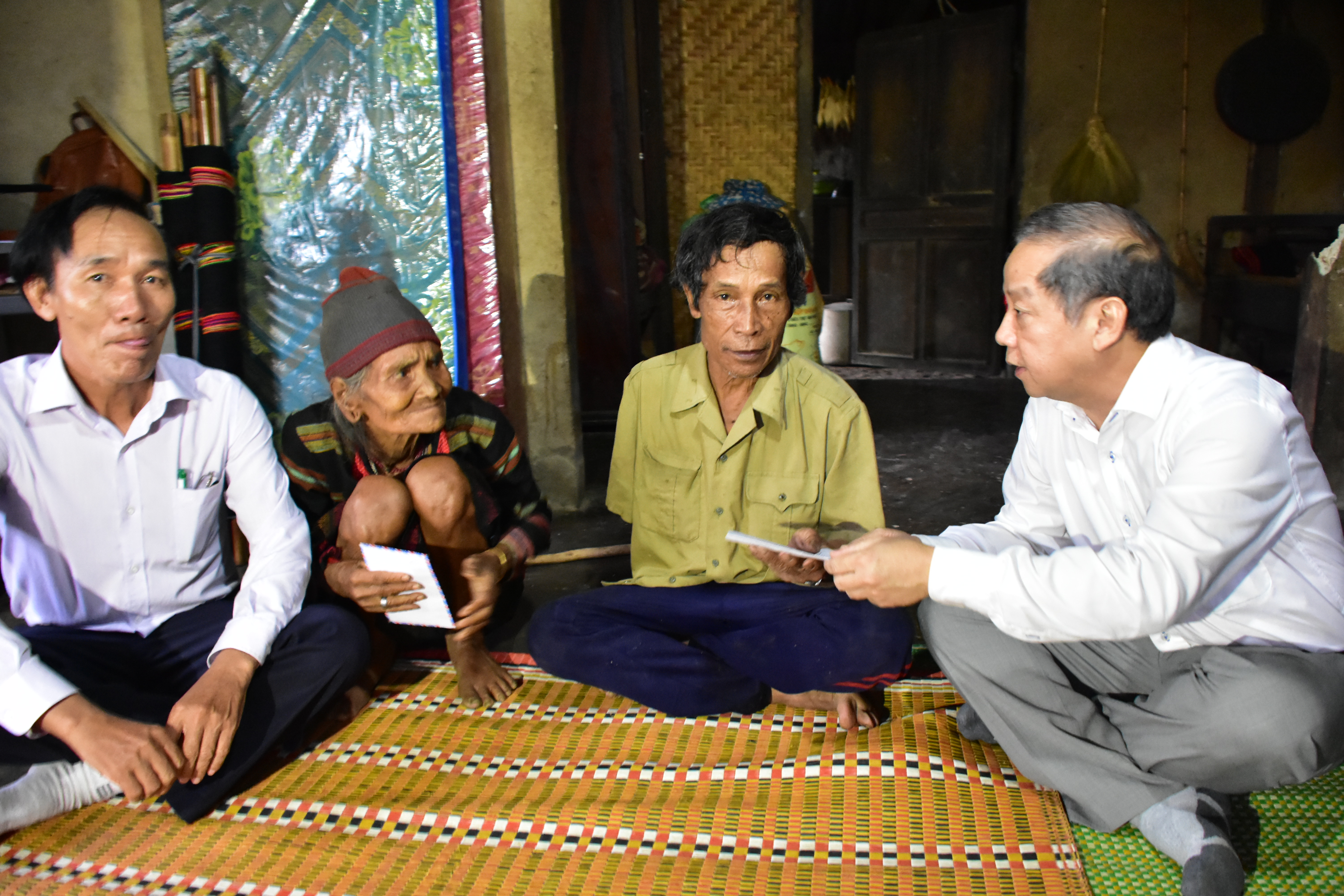 Tập trung chăm lo đời sống cho các gia đình có công