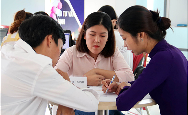 Thay đổi chiến lược nhưng chưa thu hút thí sinh