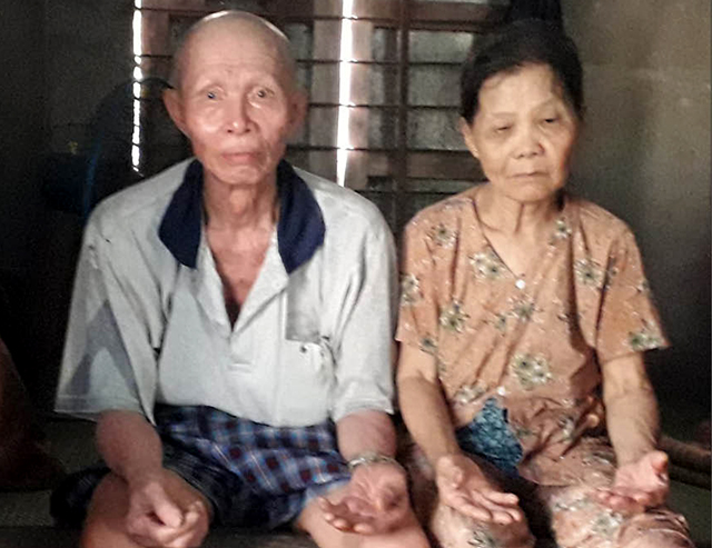 Đôi vợ chồng già cần được giúp đỡ