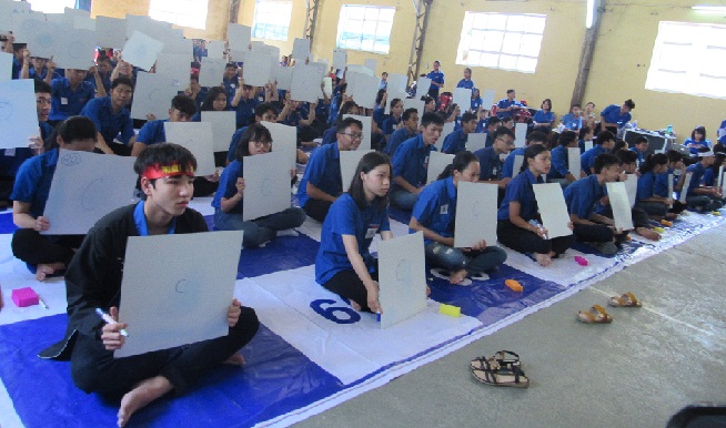 100 đoàn viên tham gia hội thi an toàn giao thông