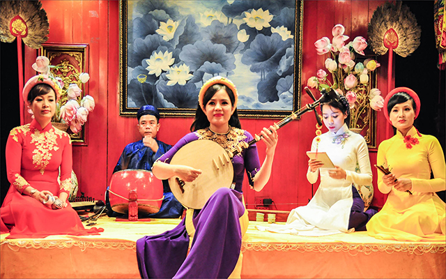 Gánh nặng của ca Huế