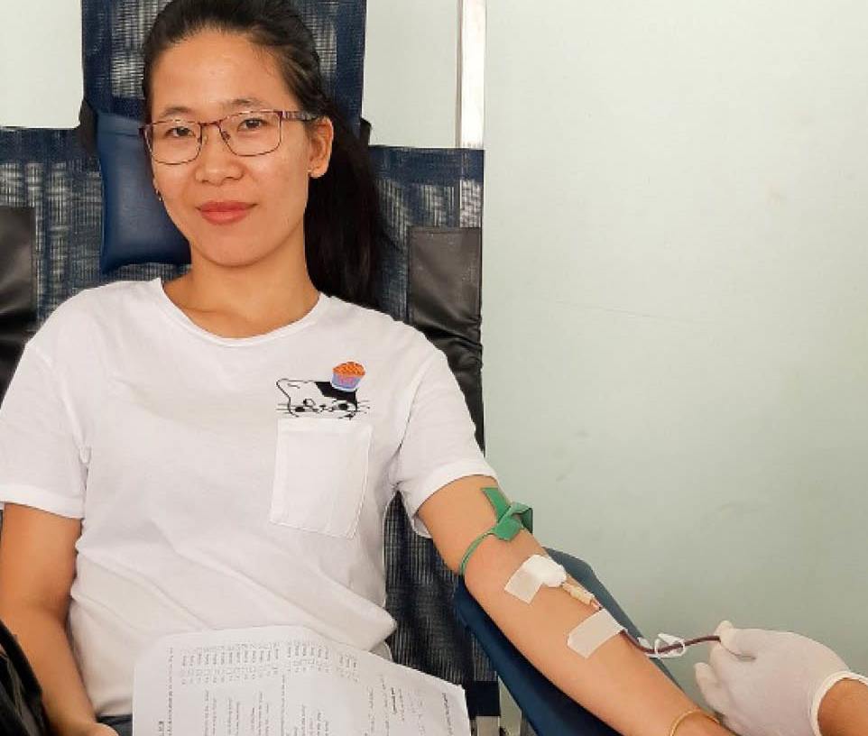 Nữ điều dưỡng tận tụy