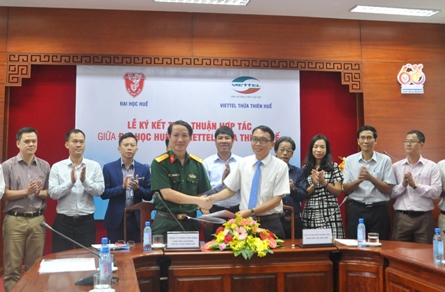 Đại học Huế ký kết hợp tác với Viettel Thừa Thiên Huế