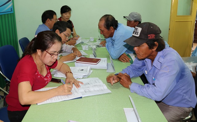 Cấp phát thẻ cho hơn 600 đoàn viên khối nghiệp đoàn