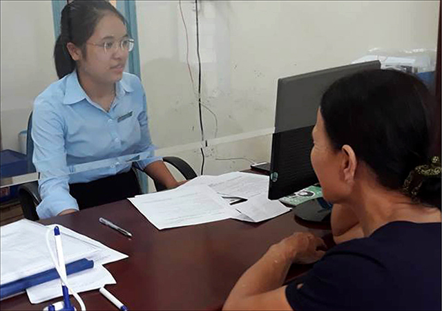 Khó xoay xở khi buộc “nghỉ hưu non” – kỳ II Không muốn nhận sổ hưu