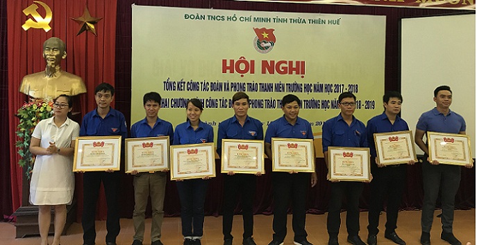Hơn 13 000 ĐVTN khối trường tham gia hoạt động tình nguyện