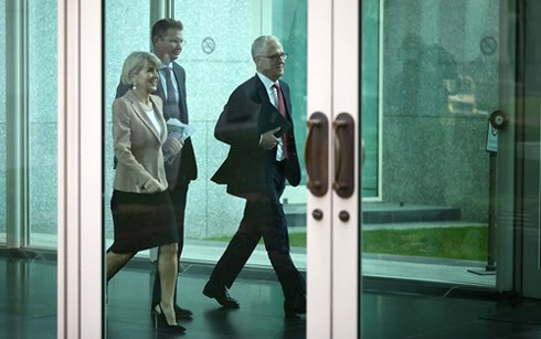 Chính trường Australia chao đảo