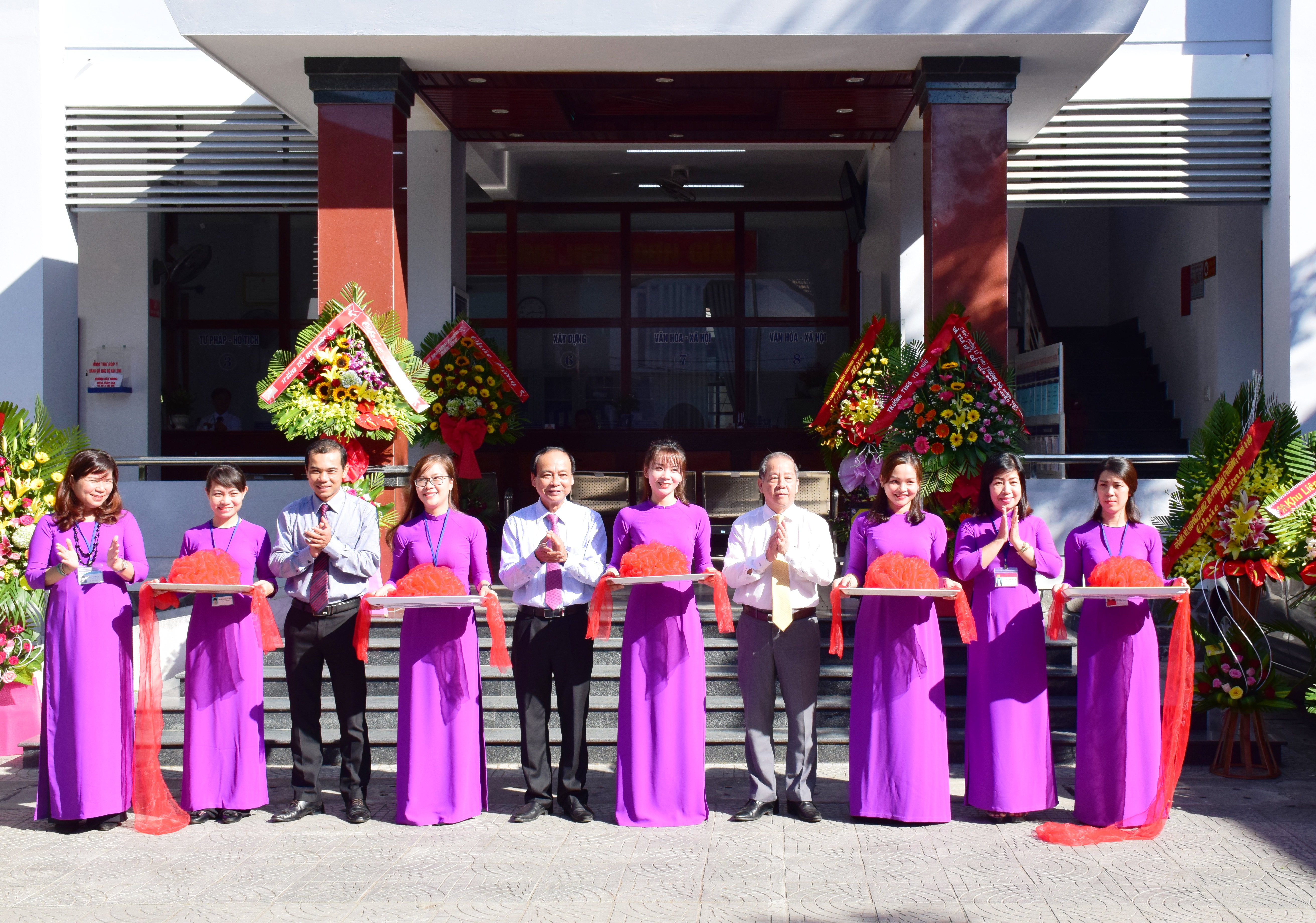 Khai trương Bộ phận tiếp nhận và trả kết quả hiện đại phường Thuận Lộc