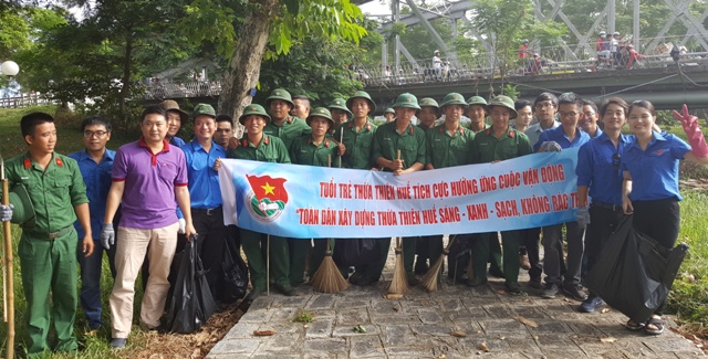 Hơn 1 000 cán bộ, đoàn viên thanh niên ra quân vệ sinh môi trường