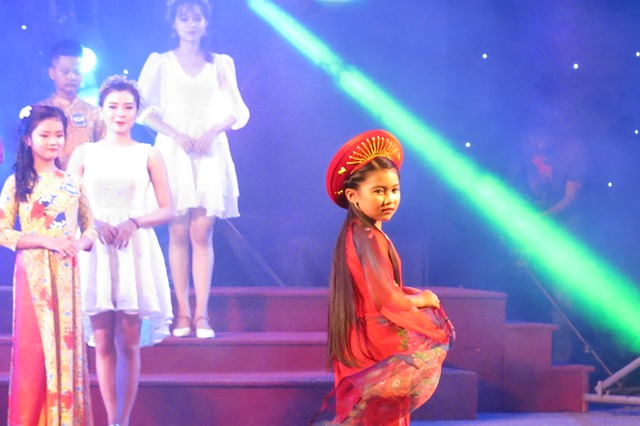 96 thí sinh tham gia chung kết “Bước chân thiên thần”