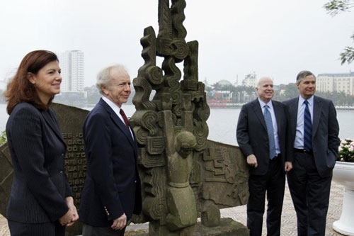 Cuộc chiến của John McCain để bình thường hóa quan hệ Việt - Mỹ