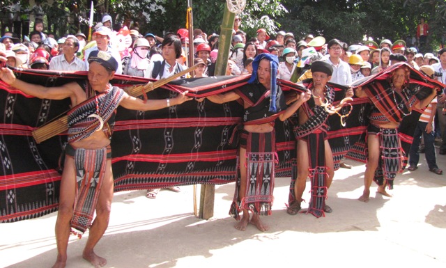 Cục Văn hóa cơ sở yêu cầu kiểm tra việc thu tiền tổ chức lễ hội đâm trâu