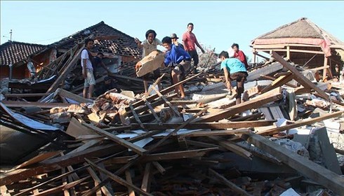 Indonesia Đảo Lombok đối mặt nhiều khó khăn sau thảm họa động đất