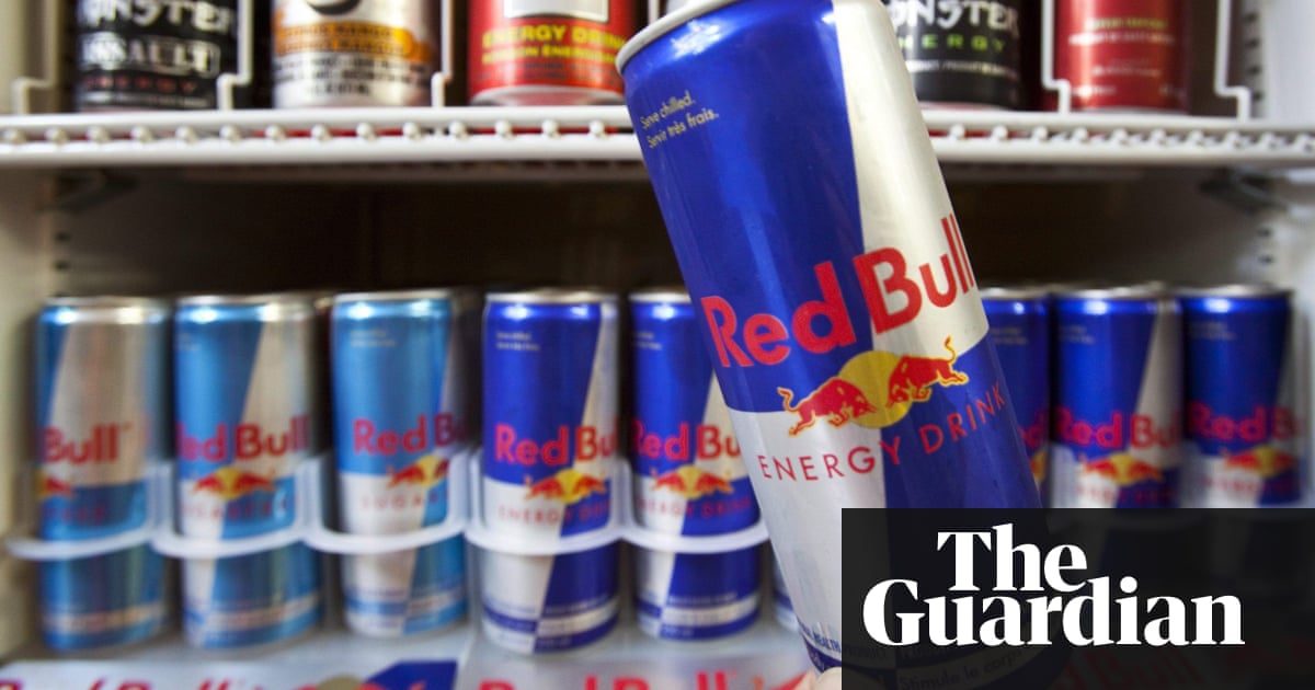 Anh cấm bán nước tăng lực cho trẻ em