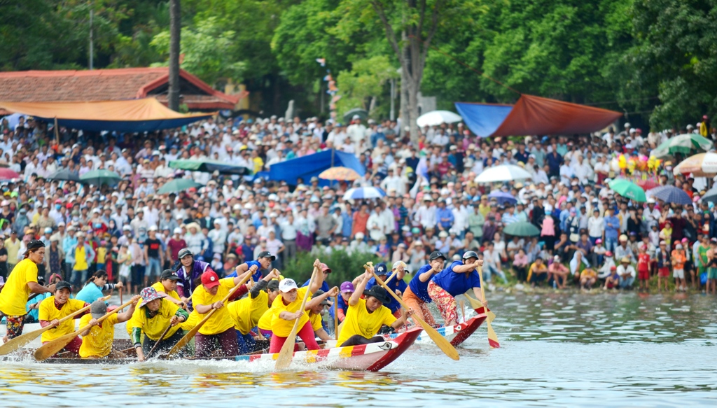 Đua ghe mừng Quốc khánh