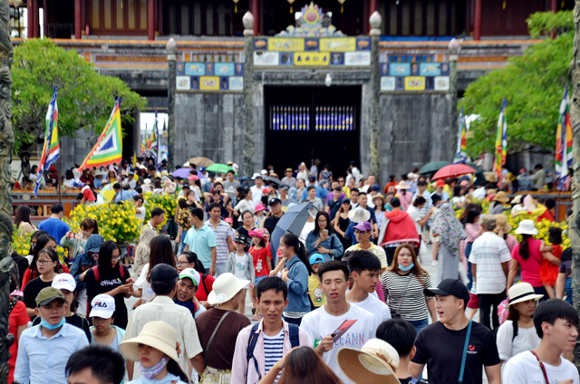 Tham quan Huế ngày Tết Độc lập