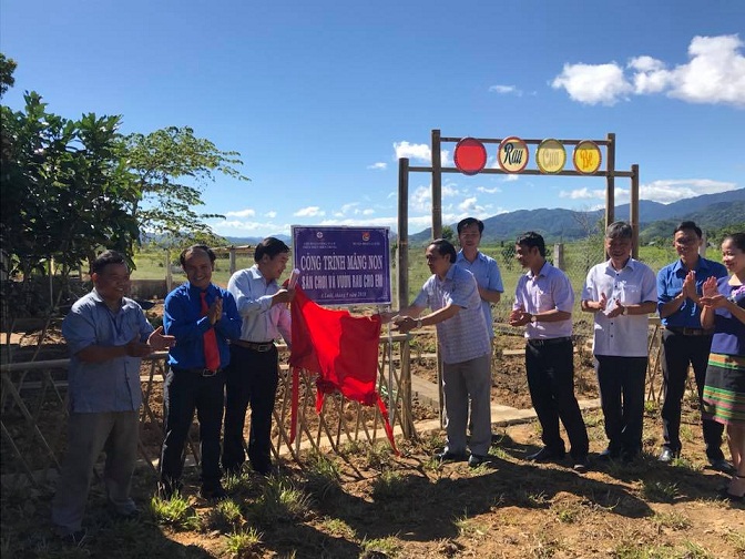 Khánh thành công trình măng non “Sân chơi và vườn rau cho em”