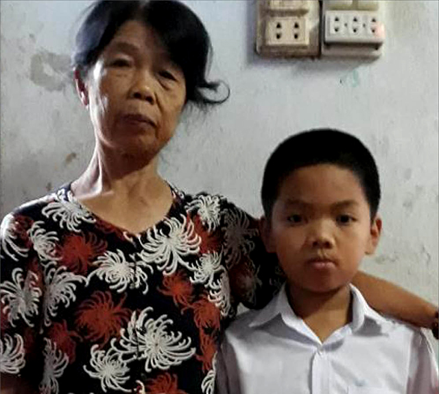 Hoàn cảnh đáng thương của cậu bé vùng cao