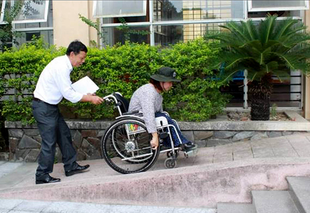Chưa tiếp cận với người khuyết tật