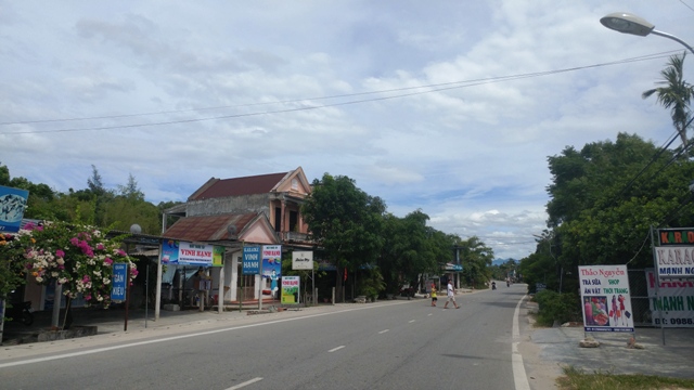 Thiếu vạch kẻ đường gây mất an toàn giao thông