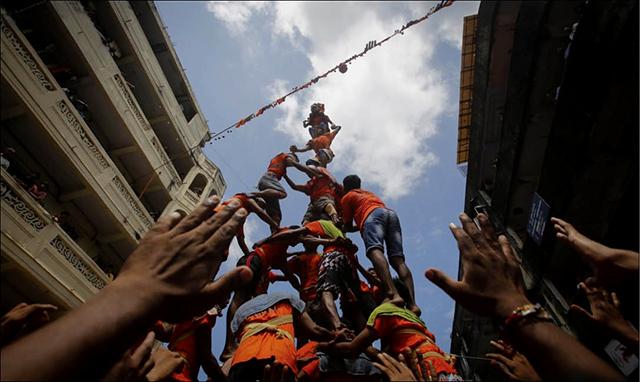 Tưng bừng lễ hội Dahi Hand