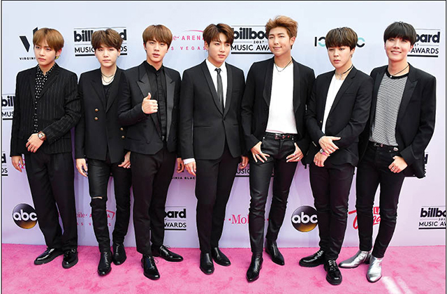 Hàn Quốc Nhóm nhạc BTS tiếp tục đứng đầu bảng xếp hạng Billboard 200