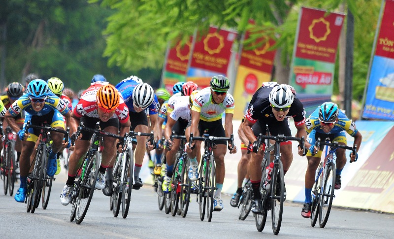 Tranh tài chặng 7 Huế - Đà Nẵng tại giải xe đạp quốc tế VTV cúp Tôn Hoa sen 2018