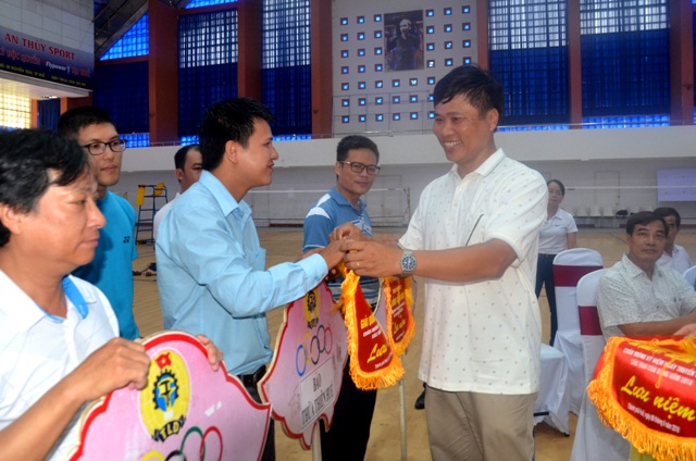 Giải thể thao chào mừng ngày thành lập các ban của Đảng