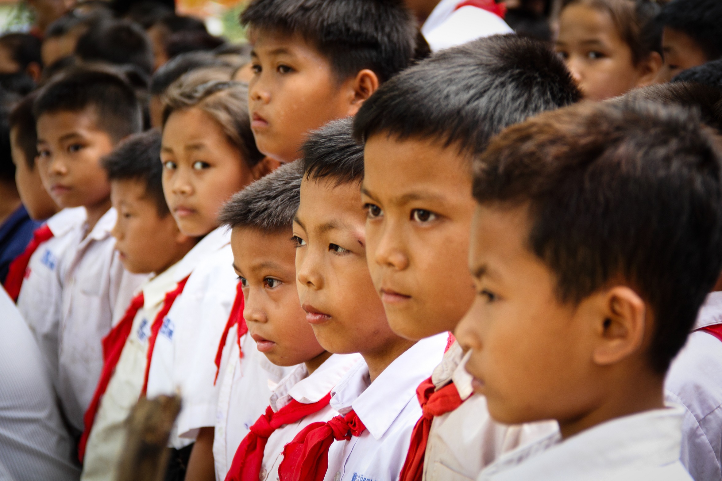 Lào đẩy mạnh cải cách giáo dục để xóa mù chữ