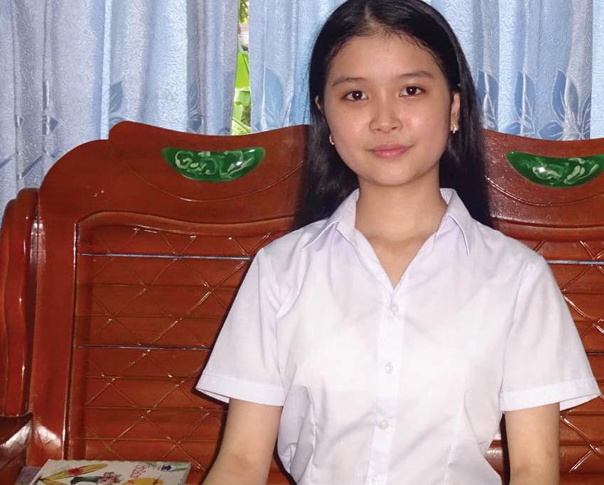 Thùy Tiên ngoan hiền, học giỏi