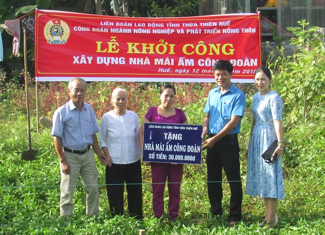 Hỗ trợ xây Mái ấm Công đoàn cho chị Trần Thị Kim Liên