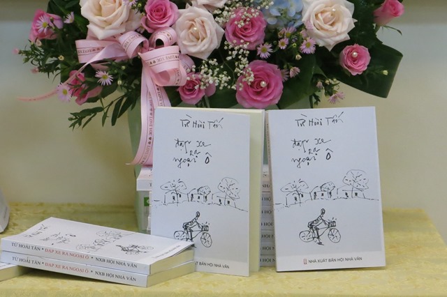 Giới thiệu tập thơ “Đạp xe ra ngoại ô”