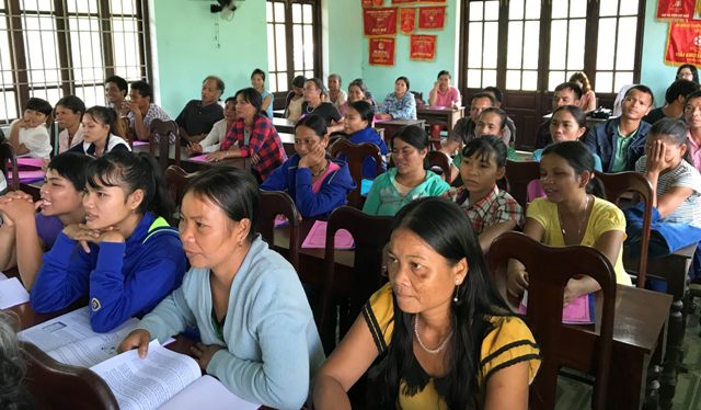 Nâng cao kỹ năng vệ sinh môi trường cho người dân nghèo