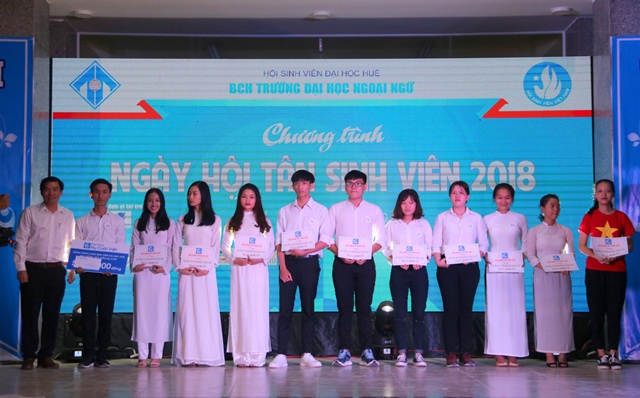 Nhiều hoạt động tại ngày hội tân sinh viên Trường ĐH Ngoại ngữ Huế