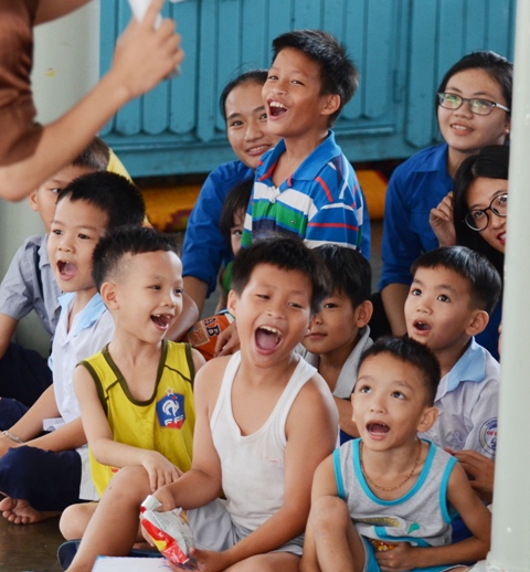 Tổ chức vui trung thu cho các em nhỏ chùa Đức Sơn