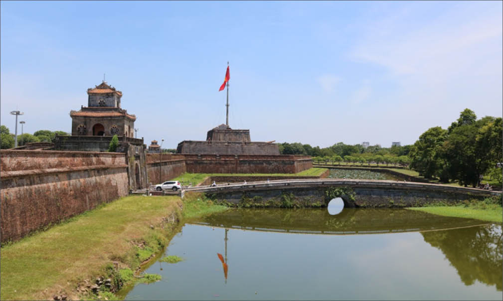 Hộ thành hà và hộ thành hào