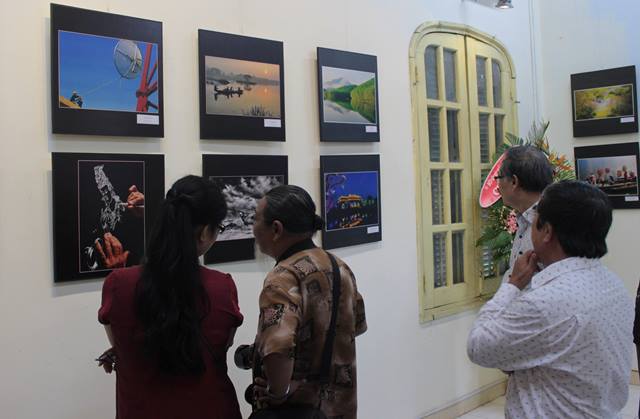 Khai mạc triển lãm ảnh “Thời gian – Khoảnh khắc”