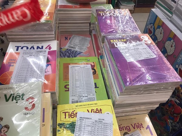 Sách giáo khoa dùng một lần Chỉ khổ cha mẹ học sinh