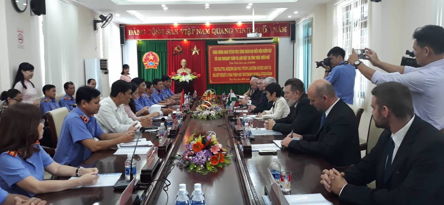 Hue enhances cooperative relations with Hungarian Supreme Procuracy